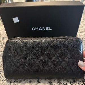 Authentic Chanel l'gusset zip wallet
